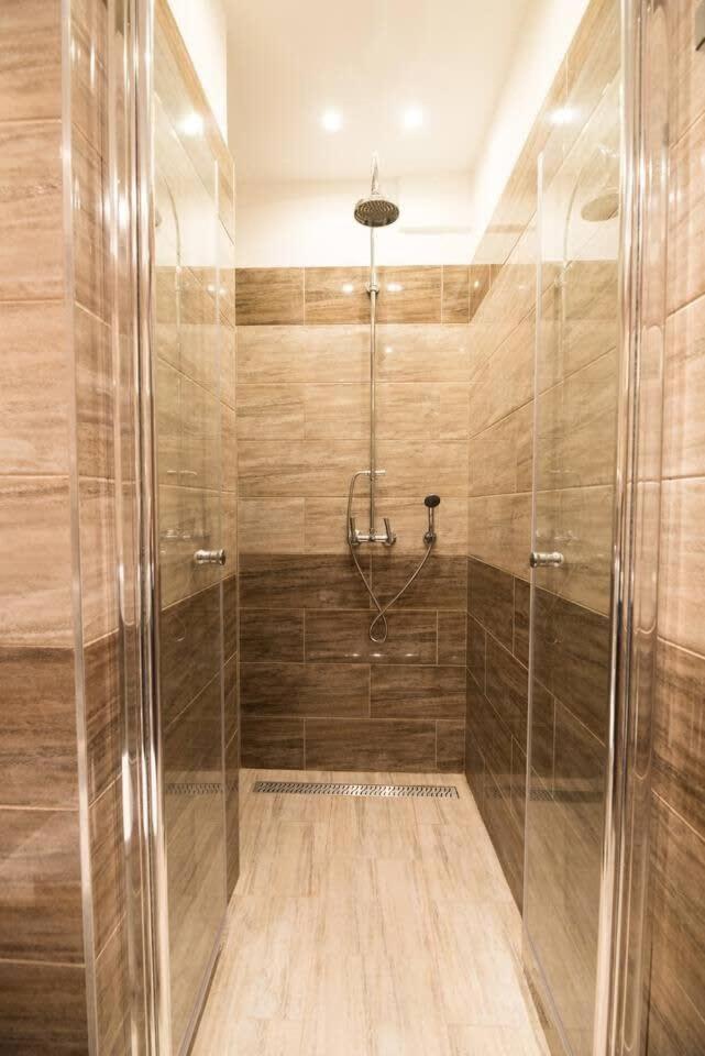 Ultra Central Large Home With Ac And Balcony Будапеща Екстериор снимка