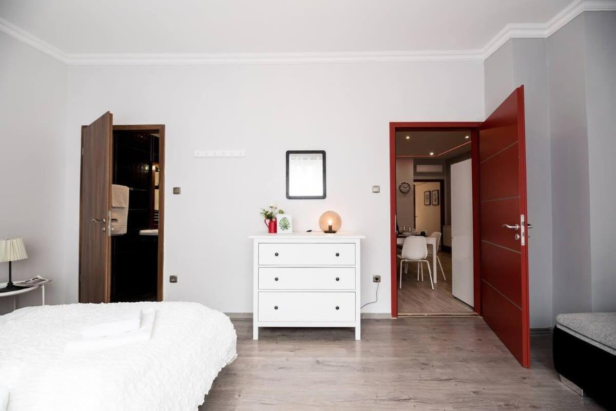 Ultra Central Large Home With Ac And Balcony Будапеща Екстериор снимка