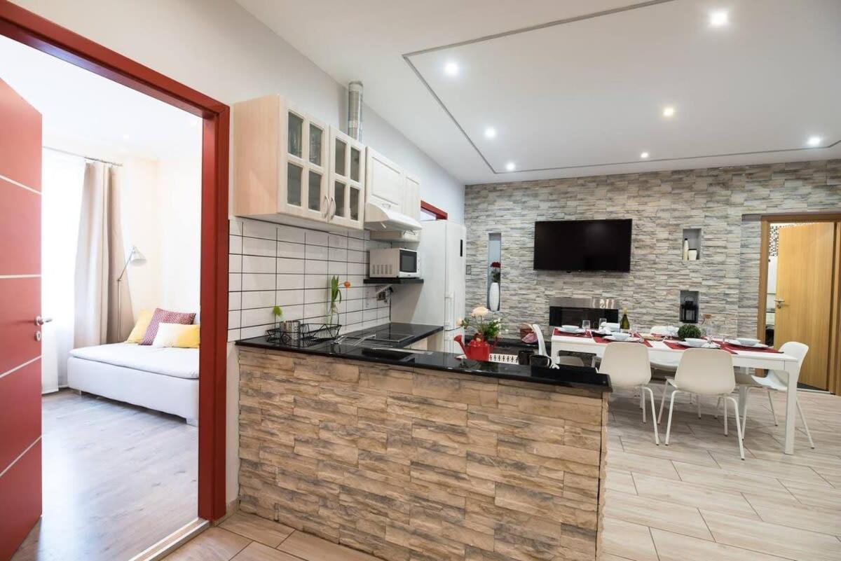 Ultra Central Large Home With Ac And Balcony Будапеща Екстериор снимка